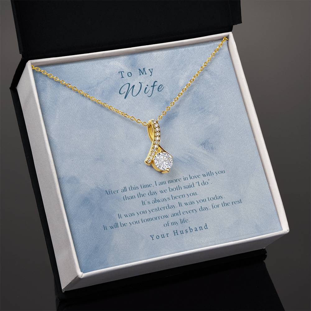 Alluring Beauty "Still in Love" Necklace