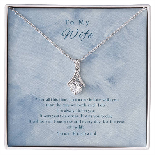Alluring Beauty "Still in Love" Necklace