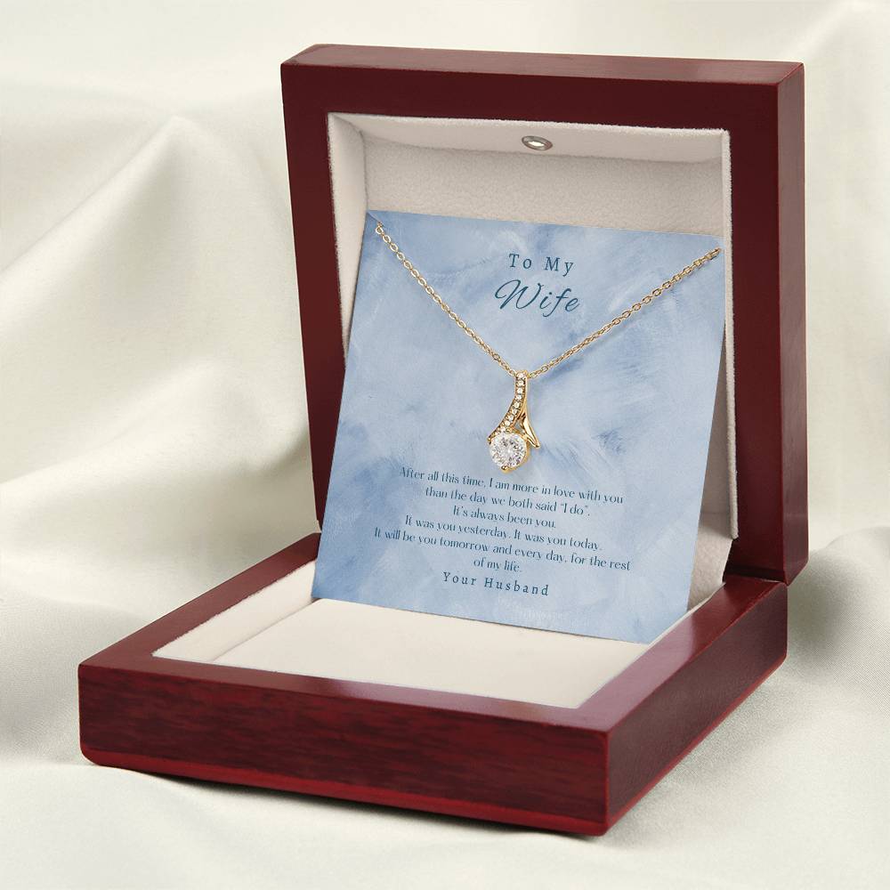 Alluring Beauty "Still in Love" Necklace
