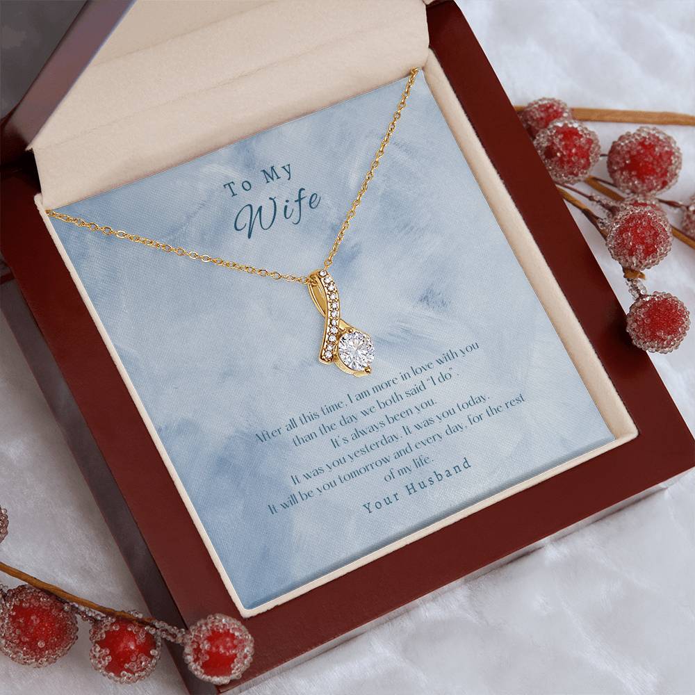 Alluring Beauty "Still in Love" Necklace
