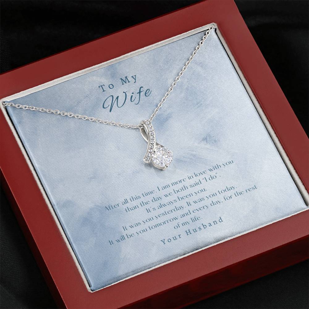 Alluring Beauty "Still in Love" Necklace